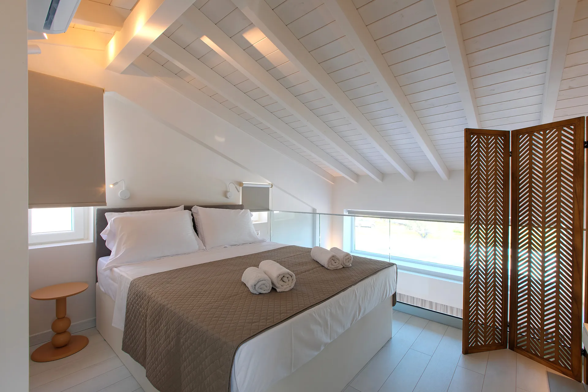 Kaela Pool Villas-Upper Loft Villa with Private Pool spavaca soba